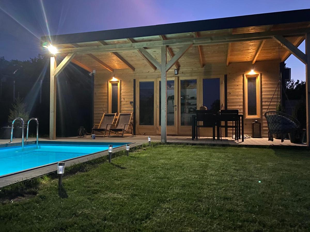 Villa Woody House à Krcedin Extérieur photo