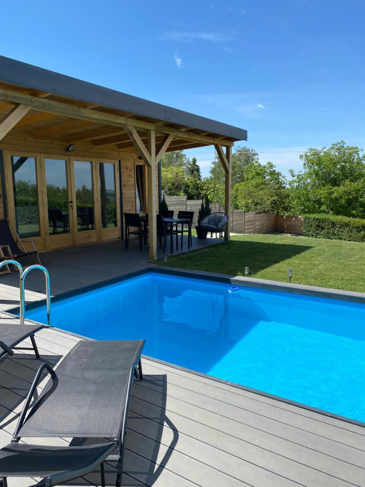 Villa Woody House à Krcedin Extérieur photo