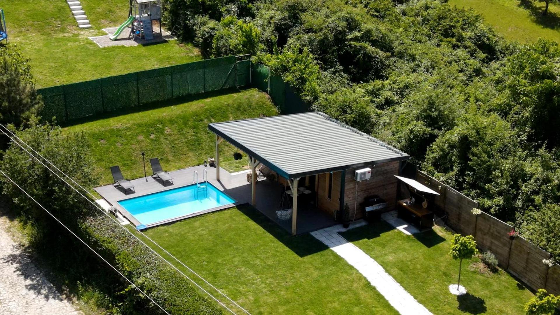 Villa Woody House à Krcedin Extérieur photo